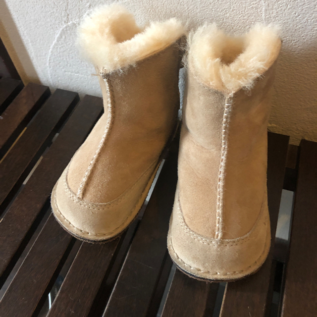 UGG(アグ)のugg ベビーキッズ　12〜13㎝くらい キッズ/ベビー/マタニティのベビー靴/シューズ(~14cm)(ブーツ)の商品写真