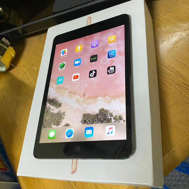 iPad(アイパッド)の準美品　iPad  mini1 32GB  WiFiモデル　アイパッド　ミニ スマホ/家電/カメラのPC/タブレット(タブレット)の商品写真