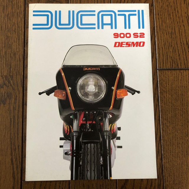 Ducati(ドゥカティ)のDUCATI 「900　S2　DESMO」ブラック　カタログ　① 自動車/バイクのバイク(カタログ/マニュアル)の商品写真