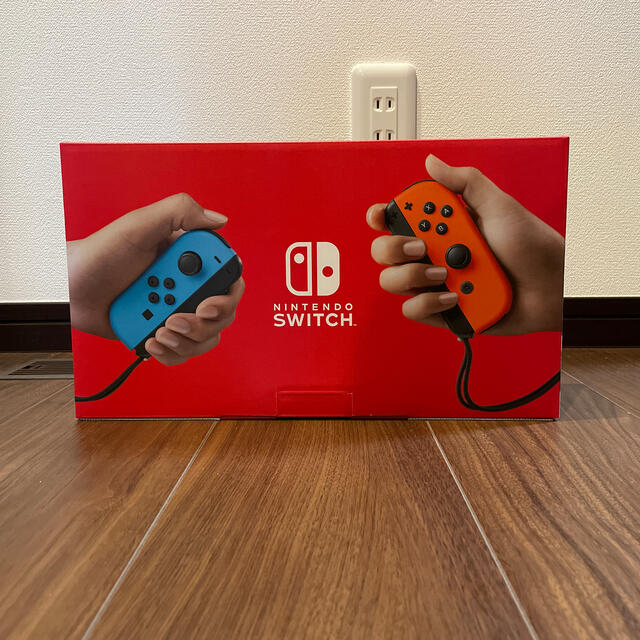 Nintendo Switch(ニンテンドースイッチ)の【新品・即発送】Nintendo Switch ネオンブルー・ネオンレッド エンタメ/ホビーのゲームソフト/ゲーム機本体(家庭用ゲーム機本体)の商品写真