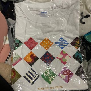 激レア！鬼滅の刃 ローソン非売品Tシャツ♪極楽湯限定ハンドタオルをセットで☆(キャラクターグッズ)