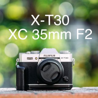 フジフイルム(富士フイルム)の【おまけ付き】X-T30 + XC 35mm F2(新同品)(ミラーレス一眼)