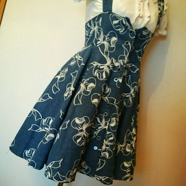 LIZ LISA(リズリサ)のLIZLISAデニムリボンJSK✨🎀✨ レディースのスカート(ひざ丈スカート)の商品写真