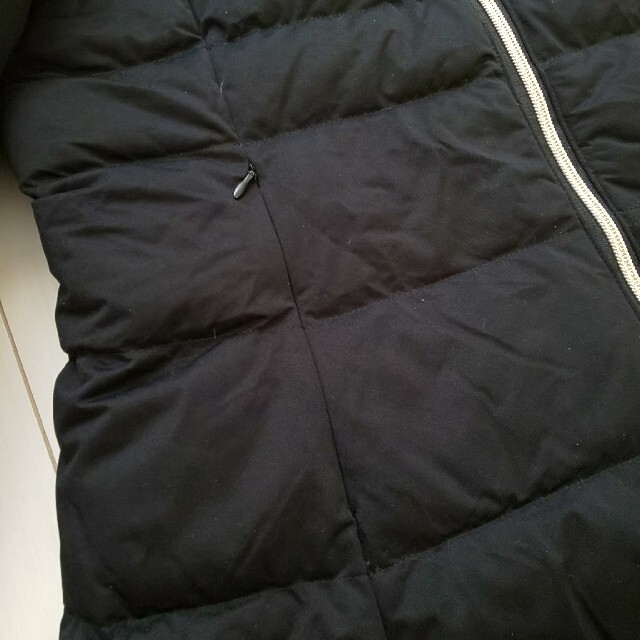 マットな黒&ゴールドジッパー♥️GRAND POCHE ミドル丈 ダウンコート  レディースのジャケット/アウター(ダウンコート)の商品写真