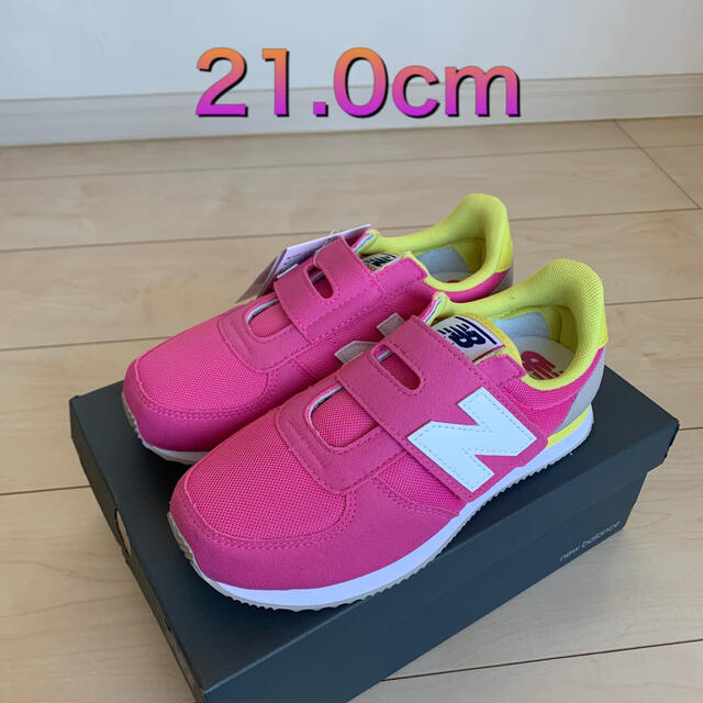 New Balance(ニューバランス)のPV220PKY  21.0  ニューバランス スニーカー キッズ/ベビー/マタニティのキッズ靴/シューズ(15cm~)(スニーカー)の商品写真