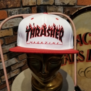スラッシャー(THRASHER)の（新品）THRASHER スラッシャー CAP フレアー 白赤(キャップ)