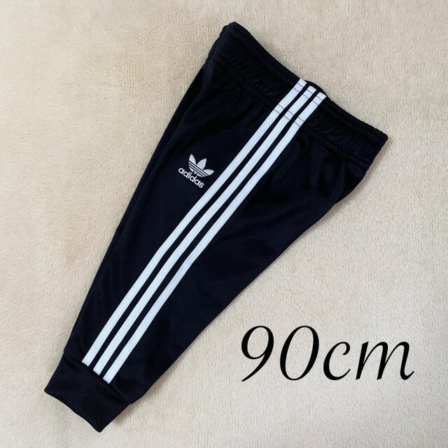 adidas(アディダス)の【新品】adidas アディダス ジャージ トラックパンツ 90センチ キッズ/ベビー/マタニティのキッズ服男の子用(90cm~)(パンツ/スパッツ)の商品写真