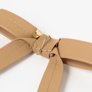 値下げ　FUMIE=TANAKA long ribbon hook 限定色TAN