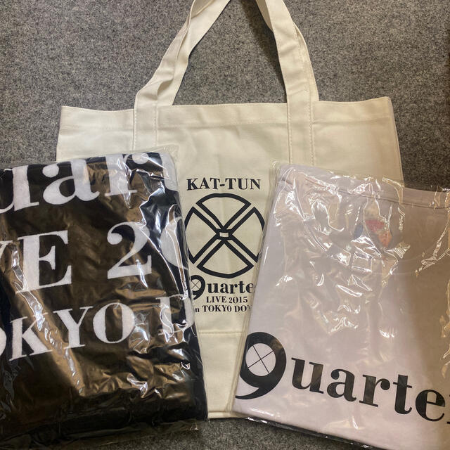 KAT-TUN(カトゥーン)のKAT-TUN 2015 Tシャツ/バスタオル/バッグ エンタメ/ホビーのタレントグッズ(アイドルグッズ)の商品写真