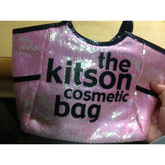 KITSON(キットソン)のコスメバッグ レディースのバッグ(ハンドバッグ)の商品写真