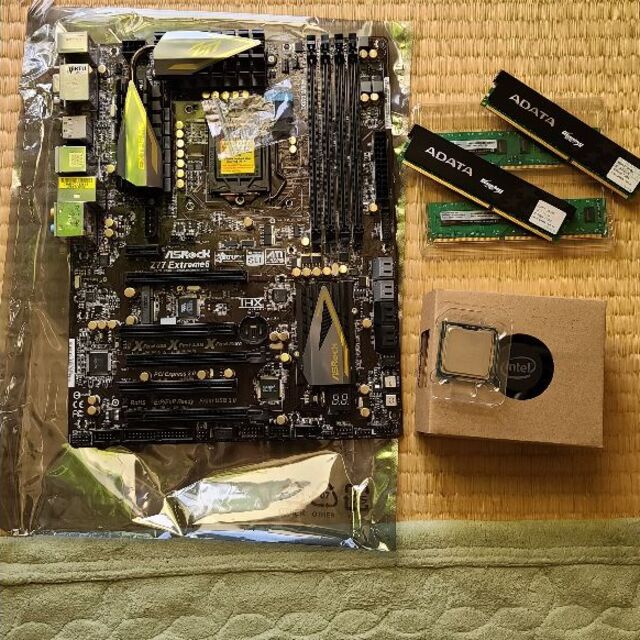 ASRock ATXマザーボード Z77 EXTREME4 ジャンク品