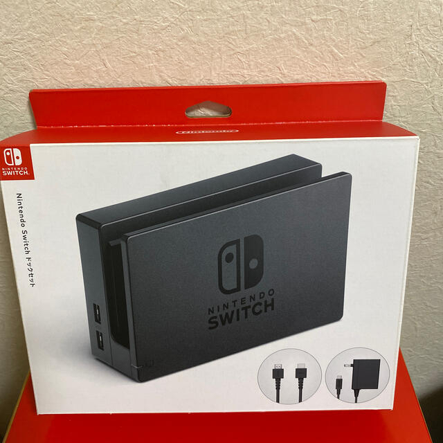 Nintendo Switch(ニンテンドースイッチ)の【任天堂純正品】Nintendo Switch ドックセット エンタメ/ホビーのゲームソフト/ゲーム機本体(家庭用ゲーム機本体)の商品写真