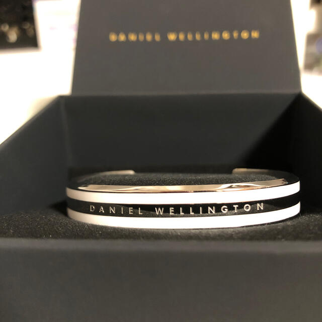 Daniel Wellington(ダニエルウェリントン)のDaniel Wellington バングル レディースのアクセサリー(ブレスレット/バングル)の商品写真