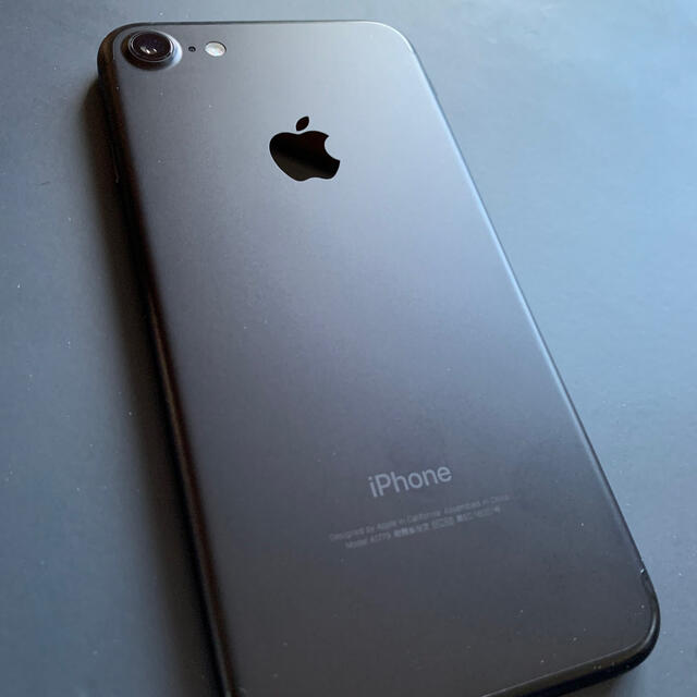 Apple(アップル)のiPhone7 Black 32GB 本体 Apple購入 SIMフリー スマホ/家電/カメラのスマートフォン/携帯電話(スマートフォン本体)の商品写真
