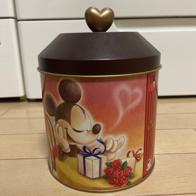 Disney(ディズニー)の【あんあん様専用】ディズニー お菓子缶セット エンタメ/ホビーのおもちゃ/ぬいぐるみ(キャラクターグッズ)の商品写真