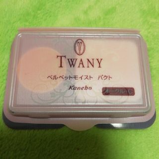 トワニー(TWANY)のトワニー　ベルベットモイストパクト(オークルC)(ファンデーション)