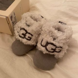 アグ(UGG)の新品未使用　UGG アグ ベビー キッズ ブーツ 靴 ファーストシューズ (フラットシューズ)