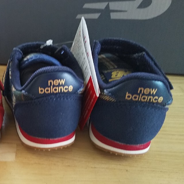 New Balance(ニューバランス)の新品★ニューバランス   ベビースニーカー キッズ/ベビー/マタニティのベビー靴/シューズ(~14cm)(スニーカー)の商品写真