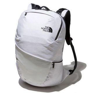 ザノースフェイス(THE NORTH FACE)の【新品】THE NORTH FACE リュック ホワイトメタリックメランジ(リュック/バックパック)