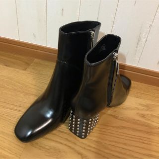 ザラ(ZARA)のザラ　ブーツ　スタッズ　37  ZARA(ブーツ)