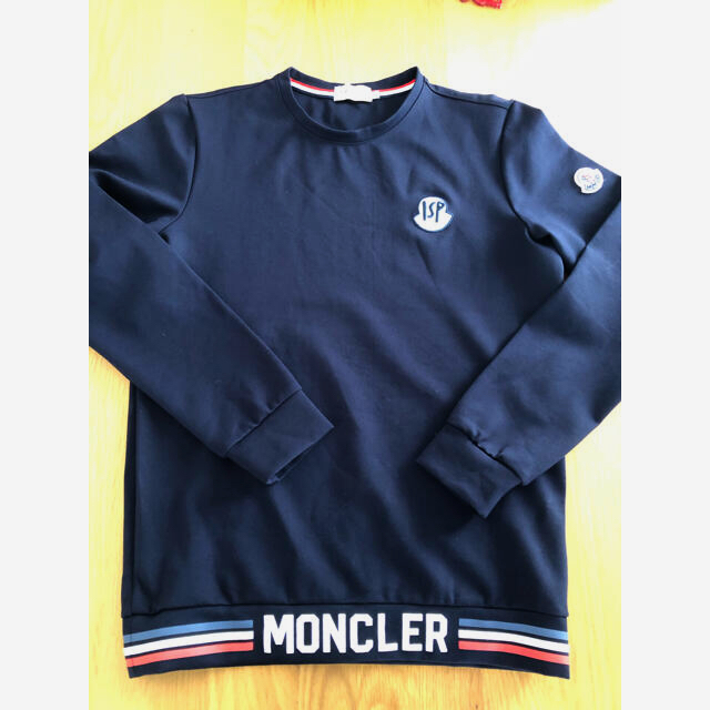 MONCLER(モンクレール)のモンクレール　トレーナー　パーカー レディースのトップス(トレーナー/スウェット)の商品写真