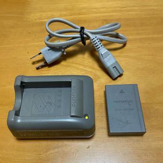 オリンパス(OLYMPUS)のオリンパス 純正充電器 バッテリー(バッテリー/充電器)