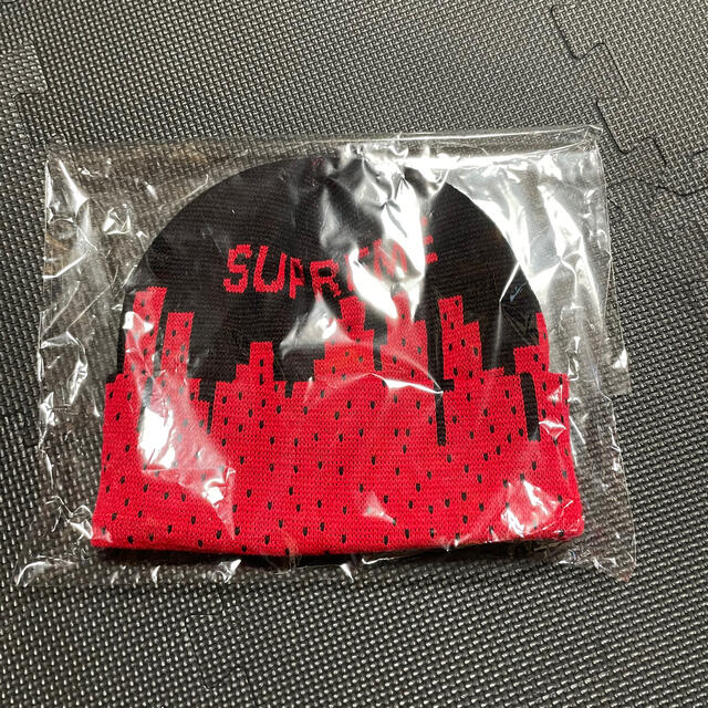 Supreme(シュプリーム)のさとうか様専用/New York Beanie/SUPREME メンズの帽子(ニット帽/ビーニー)の商品写真