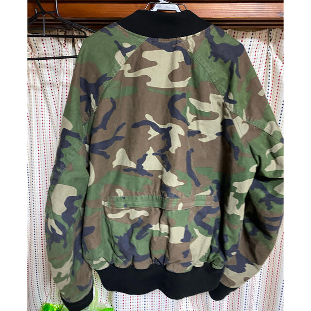 FEAR OF GOD(フィアオブゴッド)の迷彩MA-1 JKT 週末値下げ メンズのジャケット/アウター(ミリタリージャケット)の商品写真