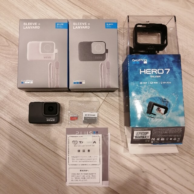 GoPro(ゴープロ)のGoPro HERO7 silver  32GBmicroSDｶｰﾄﾞ付中古美品 スマホ/家電/カメラのカメラ(コンパクトデジタルカメラ)の商品写真