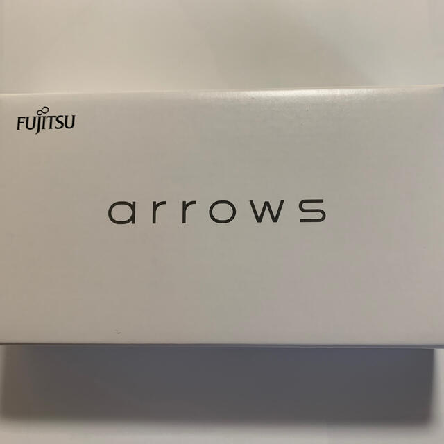 arrows(アローズ)のarrows RX ホワイト スマホ/家電/カメラのスマートフォン/携帯電話(スマートフォン本体)の商品写真