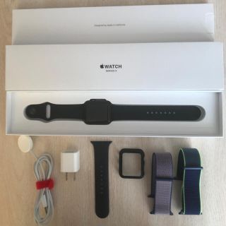 アップルウォッチ(Apple Watch)のApple Watch 3 GPS 42mm スペースグレイ おまけ付　中古美品(腕時計(デジタル))