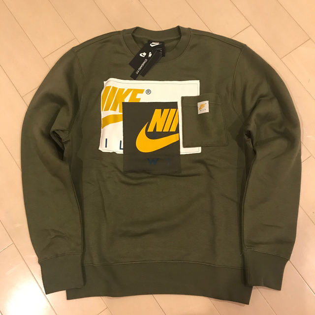 NIKE(ナイキ)のラスト新品ナイキ　スウェット　サイズM レディースのトップス(トレーナー/スウェット)の商品写真