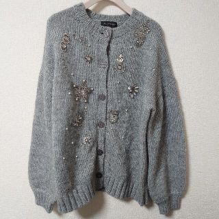 ジルスチュアート(JILLSTUART)のJILLSTUARTアリアナビジュー調付ニットカーディガン(カーディガン)