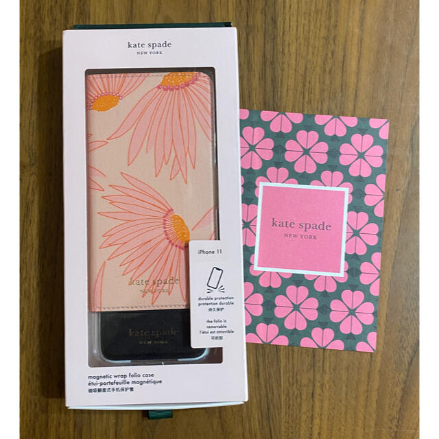 kate spade new york(ケイトスペードニューヨーク)の新品　ケイトスペード　iPhone11 ケース　手帳 レディースのファッション小物(その他)の商品写真