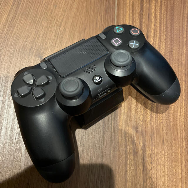 PlayStation4(プレイステーション4)のSONY PlayStation4 Pro 本体  CUH-7000BB01 エンタメ/ホビーのゲームソフト/ゲーム機本体(家庭用ゲーム機本体)の商品写真