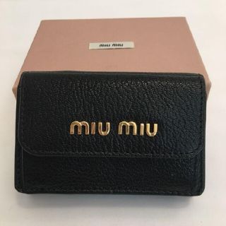 ミュウミュウ(miumiu)の新品未使用★miumiu ブラック三つ折り財布(財布)