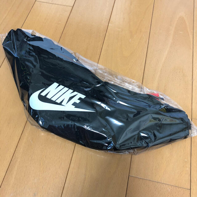 NIKE(ナイキ)の2月限定価格 ナイキ ヘリテージ ヒップ パック メンズのバッグ(ボディーバッグ)の商品写真