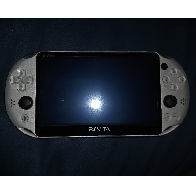 【美品】PSVita一式 ＋8GBメモリ＋おまけソフト 1