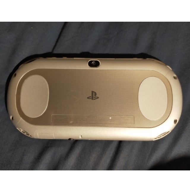 【美品】PSVita一式 ＋8GBメモリ＋おまけソフト 2