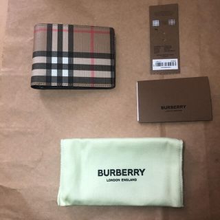 バーバリー(BURBERRY)の新品　バーバリー BURBERRY 財布 二つ折り財布 ヴィンテージチェック柄(折り財布)