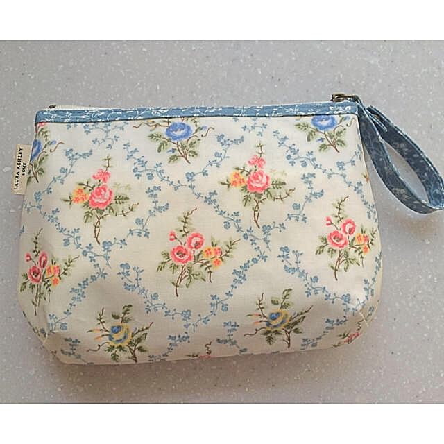 LAURA ASHLEY(ローラアシュレイ)の新品ローラアシュレイネイビー花柄Bag レディースのバッグ(エコバッグ)の商品写真