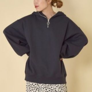 ダブルクローゼット(w closet)の美品ダブルクローゼット ジップパーカー (パーカー)