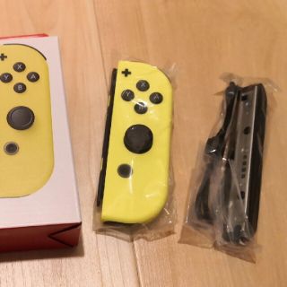 ニンテンドースイッチ(Nintendo Switch)の【スイッチ Switch】Joy-Con ジョイコン イエロー 黄色 右のみ(家庭用ゲーム機本体)