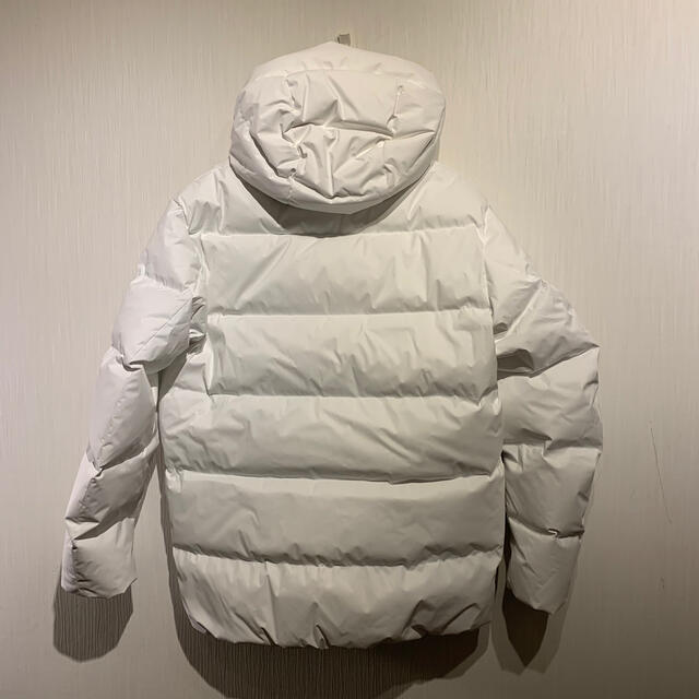 UNIQLO - UNIQLO +j ライトダウンボリュームパーカの通販 by TATSU