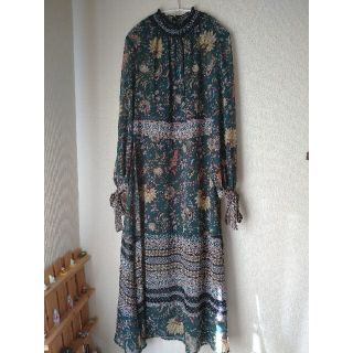 ベルシュカ(Bershka)のBershka 花柄ロングワンピース(ロングワンピース/マキシワンピース)