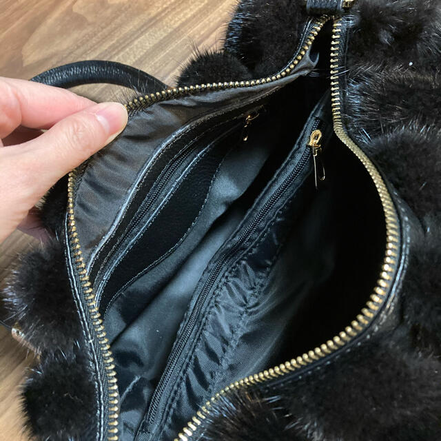 黒ミンクファーバッグ レディースのバッグ(ハンドバッグ)の商品写真