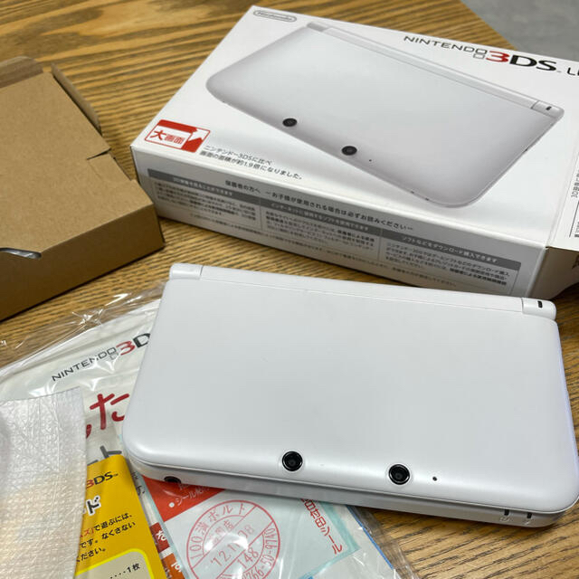 任天堂Nintendo3DS LL 4GのSDカード付き　箱付き美品