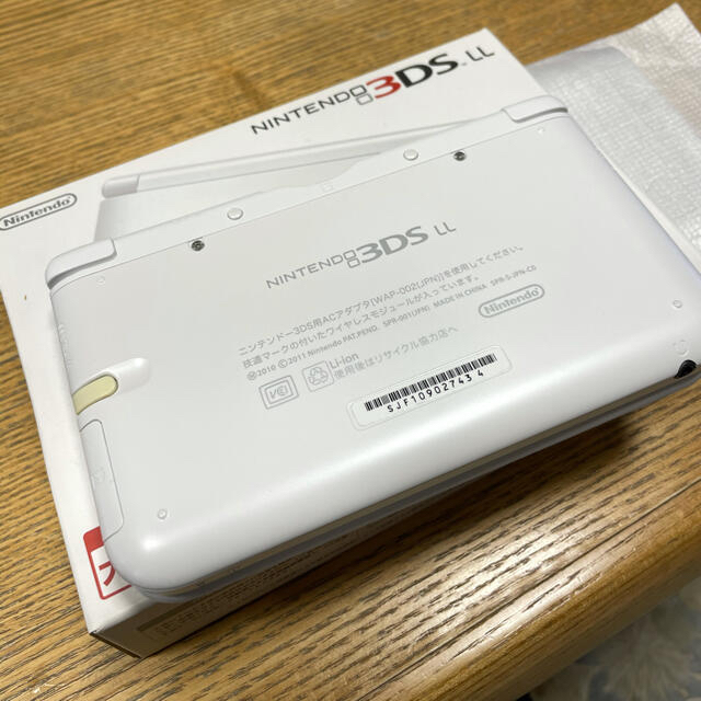 Nintendo3DS LL 4GのSDカード付き　箱付き美品 1