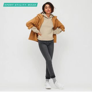 ユニクロ(UNIQLO)のユニクロ　ウルトラストレッチドライスウェットプルパーカー　Lサイズ(パーカー)