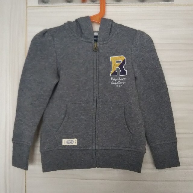 Ralph Lauren(ラルフローレン)のラルフローレン  グレーパーカー  4T 裏起毛   110   美品 キッズ/ベビー/マタニティのキッズ服男の子用(90cm~)(ジャケット/上着)の商品写真